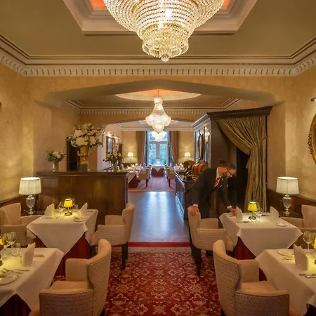 Kilronan Castle & 4*