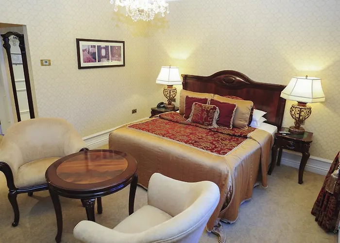 Отель Kilronan Castle &